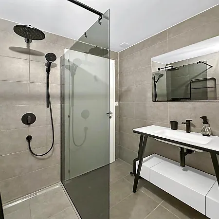 Commaraf! - Swiss Alp 4 Vallees Chalet *